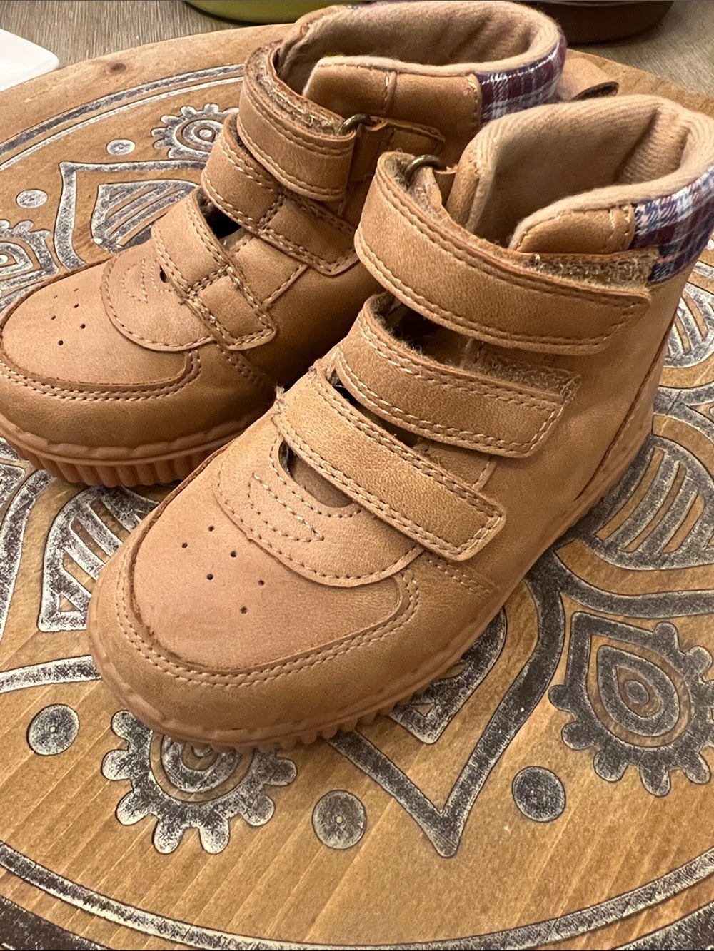 Size 8 Osh Kosh Boys Tan High-Top Sneakers. 3 straps